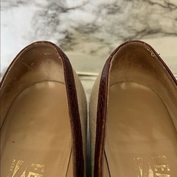 Salvatore Ferragamo | women’s 9 pumps brown crocodile embossed leather cap toe - Picture 13 of 14